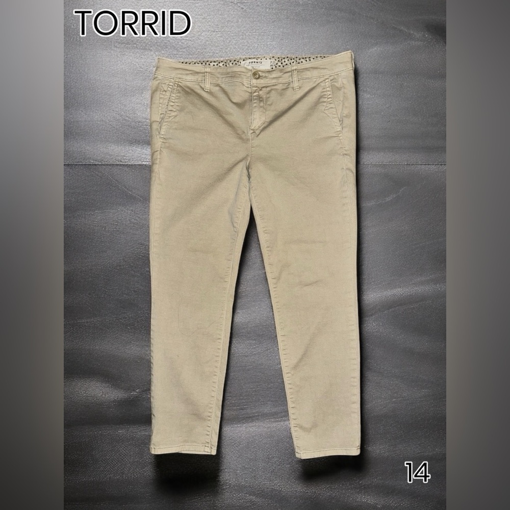 Torrid - Size 14 Tan Chino Pants